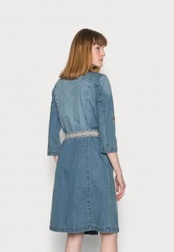 Cream Femme BERETE DRESS Robe En Jean Denim Blue -Cream Soldes Boutique 04316291bb724ad2ba419b579acf87b4