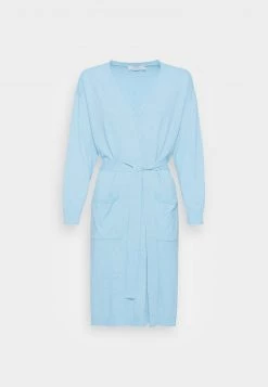 Cream CRANVA CARDIGAN Gilet Placid Blue Melange Femme 8 Cream CRANVA CARDIGAN Gilet Placid Blue Melange Femme -Cream Soldes Boutique 07b096de5f9c4a25ac296453ad3563bc