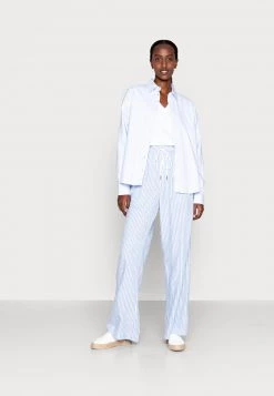 Cream Soldes Boutique -Cream Soldes Boutique 0f36460bd3d94ab9a96938999ed0d48d