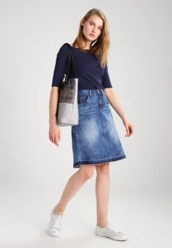 Cream Soldes Boutique -Cream Soldes Boutique 102b844398c8459c973432aa3c11cc58