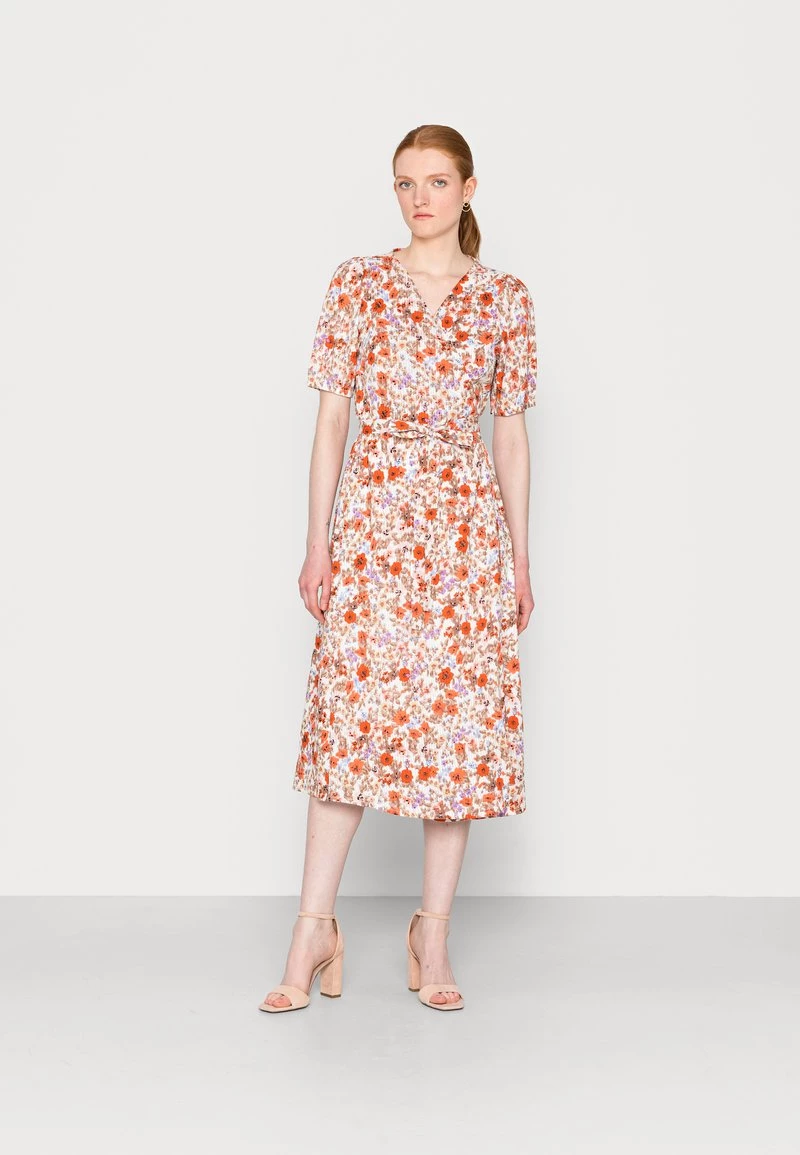 Cream Femme CRCEYDA FIT&FLARE DRESS ZALLY FIT Robe De Jour Multicolour Flower 1 Cream Femme CRCEYDA FIT&FLARE DRESS ZALLY FIT Robe De Jour Multicolour Flower