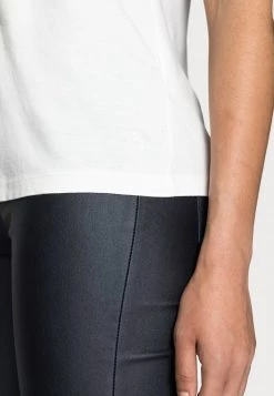 Cream NAIA T Shirt Basique Off White Femme 9 Cream NAIA T Shirt Basique Off White Femme -Cream Soldes Boutique 2482e7b5b5684a2697c0aa5415905359