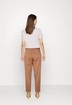 Cream TULA Pantalon Classique Mocha Mousse Femme -Cream Soldes Boutique 2f166ec15fab4d479bd1327615670900