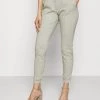 Cream ANETT PANT Pantalon Classique Desert Sage Melange