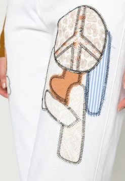 Cream CRRINO ANKL JEANS COCO FIT Jean Droit Snow White Femme -Cream Soldes Boutique 3291f44a9dd3471e91ac2b4cc50dd6f3