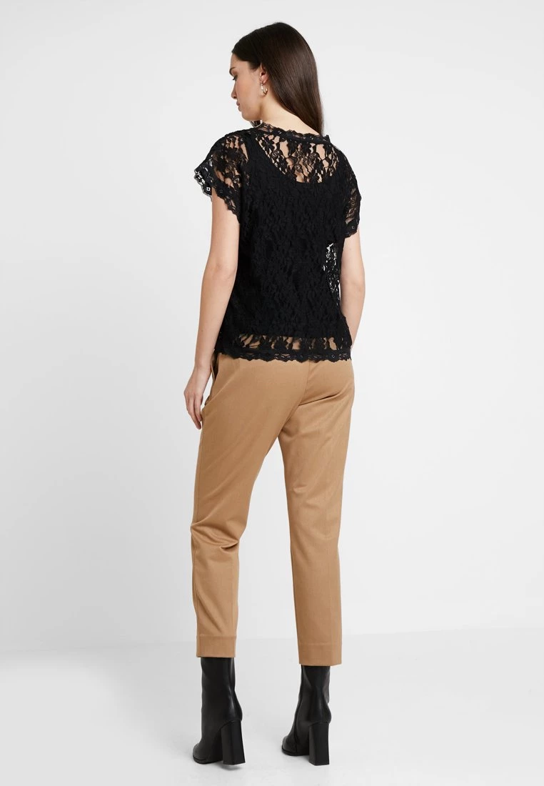 Cream VIVI Blouse Pitch Black Femme 3 Cream VIVI Blouse Pitch Black Femme – Image 3