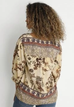 Cream Femme KIMMIA Blouse Moonstone Flower Patch -Cream Soldes Boutique 35997225143946dfb5ab7a81710181b8