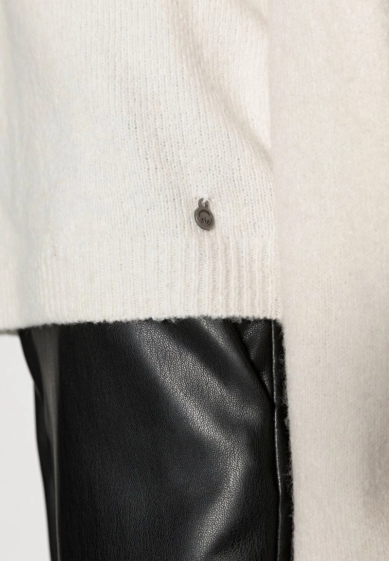 Cream BLAIR Pullover Eggnog 5 Cream BLAIR Pullover Eggnog – Image 5