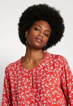 Cream Femme DAISY FLOUNCE DRESS KIM FIT Robe De Jour Aurora Red -Cream Soldes Boutique 4098226eecbd49ee9eca6109fc2d134d