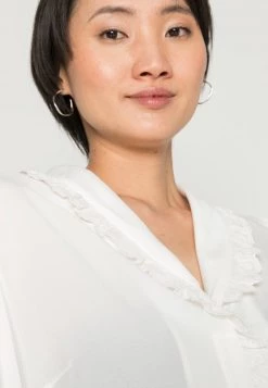 Cream Femme CRJULIA Blouse Snow White -Cream Soldes Boutique 46c75c04f9444b0793587d1e85ddbf93