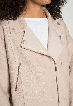 Cream JANITTA FAKE SHIRLING JACKET Veste Mi Saison Eggnog -Cream Soldes Boutique 4ca237552f4b4eff8b0cf9982fc9c05a