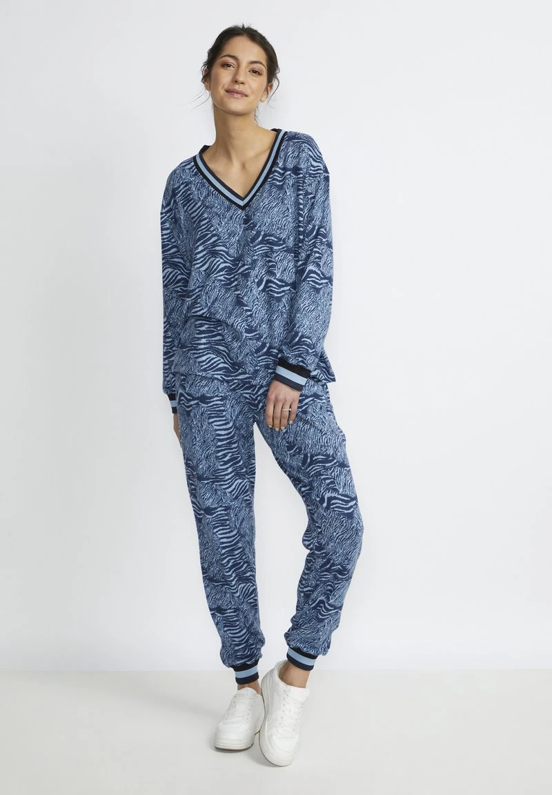 Cream MONACR Sweatshirt Blue Tiger 2 Cream MONACR Sweatshirt Blue Tiger – Image 2