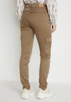 Cream CROLINA Pantalon Cargo Otter Femme 9 Cream CROLINA Pantalon Cargo Otter Femme -Cream Soldes Boutique 51a1c4cc9cbe4308bc427c8fdf932348