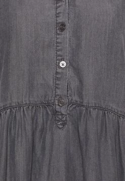 Cream LUSSA DRESS Robe En Jean Black Wash Femme -Cream Soldes Boutique 535bc3aae3dc469e9243edf65360d657