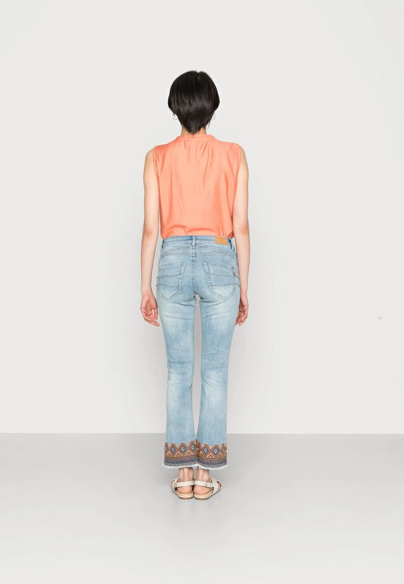 Cream CRBOLETTE 7/8 JEANS Jean Bootcut Soft Blue Denim Femme 3 Cream CRBOLETTE 7/8 JEANS Jean Bootcut Soft Blue Denim Femme – Image 3