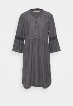 Cream LUSSA DRESS Robe En Jean Black Wash Femme -Cream Soldes Boutique 678f3c2eadc147f78a8d594bc0bbceea