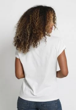 Cream Femme T Shirt Imprimé Snow White -Cream Soldes Boutique 6d56c4881b404dff8591fcd3329d2e06