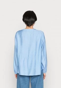 Cream Femme CRLISELIN BLOUSE Blouse Placid Blue -Cream Soldes Boutique 74686b3bae064fb0afcbf8051f671d49