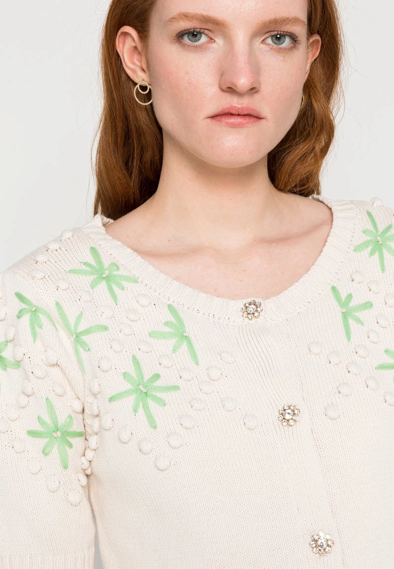 Cream Gilet Eggnog 5 Cream Gilet Eggnog – Image 5