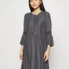 Cream LUSSA DRESS Robe En Jean Black Wash Femme