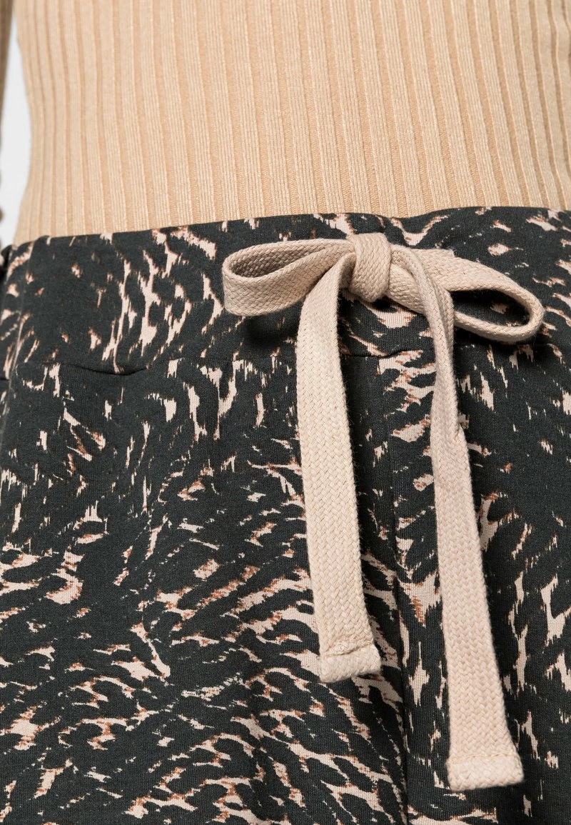 Cream Femme SALINAI PANT Pantalon De Survêtement Graphic Grey 5 Cream Femme SALINAI PANT Pantalon De Survêtement Graphic Grey – Image 5