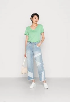 Cream Femme NAIA T Shirt Basique Light Grass Green -Cream Soldes Boutique 91e923a793b5413983265c506c8d31de