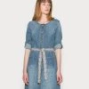 Cream Femme BERETE DRESS Robe En Jean Denim Blue