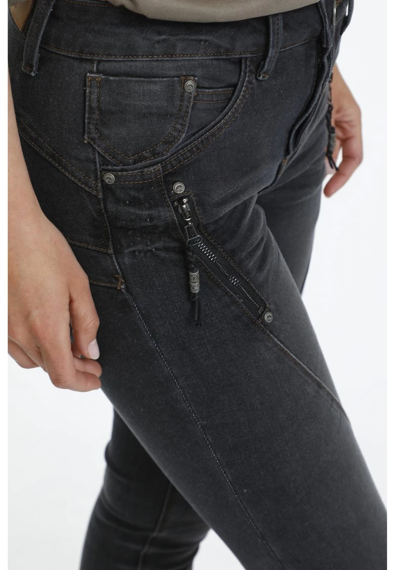 Cream BIBIANA Jeans Skinny Black Wash 4 Cream BIBIANA Jeans Skinny Black Wash – Image 4