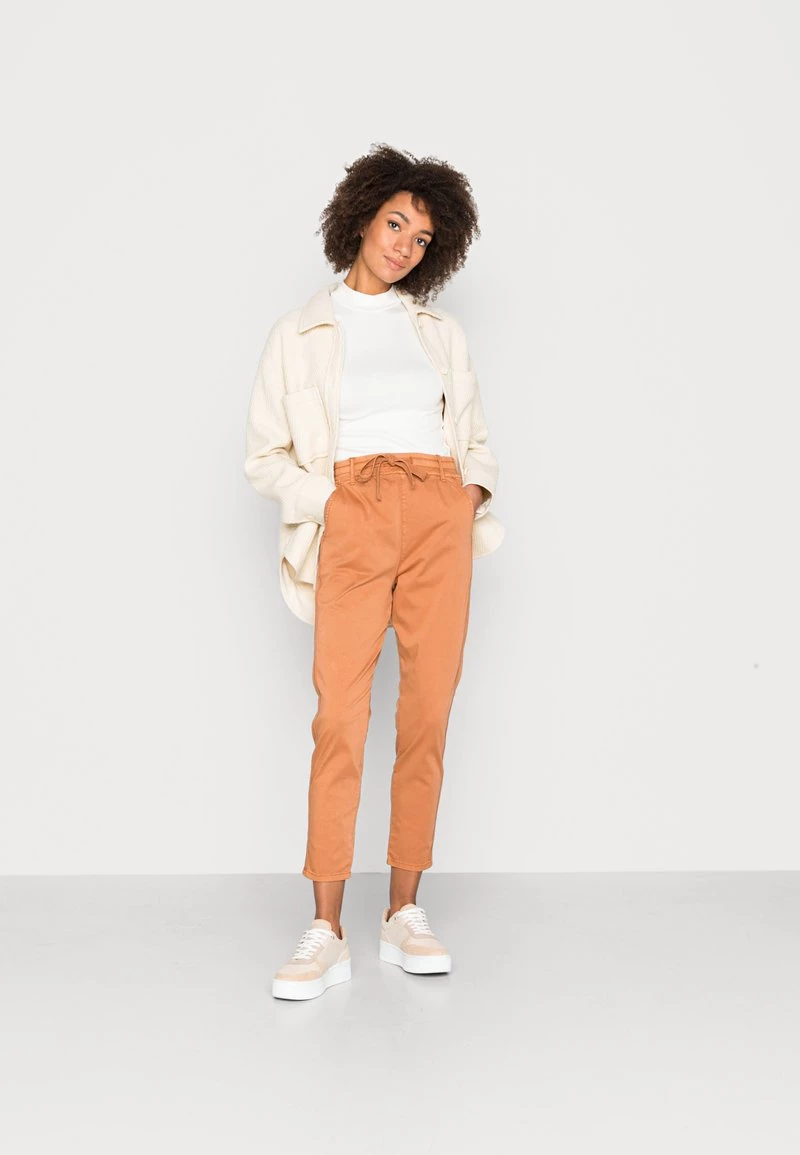 Cream CRDONNE PANT Pantalon Classique Bran Femme 2 Cream CRDONNE PANT Pantalon Classique Bran Femme – Image 2