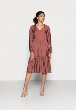 Cream SALLY DRESS Robe De Jour Antique Bordaux Femme