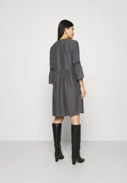 Cream LUSSA DRESS Robe En Jean Black Wash Femme -Cream Soldes Boutique c90bc8a0f85b41959d89e0429ee6a9d3