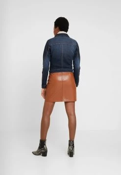 Cream Veste En Jean Black Denim 7 Cream Veste En Jean Black Denim -Cream Soldes Boutique d1e30d599a9944999e9ab5455da9cd46