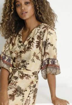 Cream Femme KIMMA Robe De Jour Moonstone Flower Patch -Cream Soldes Boutique db6c233e49184e2ebe1bc1a41bc1d625