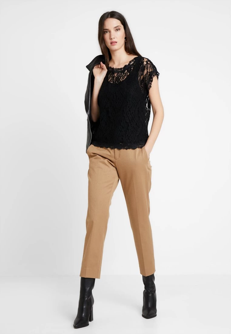 Cream VIVI Blouse Pitch Black Femme 2 Cream VIVI Blouse Pitch Black Femme – Image 2