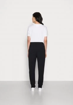 Cream Femme SALINA PANTS Pantalon De Survêtement Pitch Black 7 Cream Femme SALINA PANTS Pantalon De Survêtement Pitch Black -Cream Soldes Boutique e5502185e8f142e09645a6dc13d20cbc