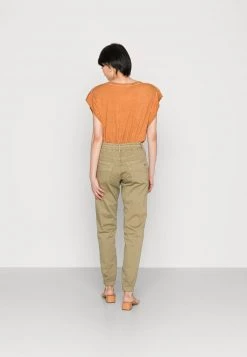 Cream CRNUKA JOGDENIM PANT Pantalon Cargo Gothic Olive Femme -Cream Soldes Boutique ec9f07b57f4246509d4855cd3e50f2c3