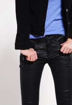 Cream Femme Jean Slim Pitch Black -Cream Soldes Boutique ed220050911b42e08f2958bcaaf37a08