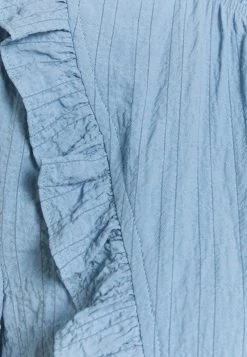 Cream ENGA BLOUSE Blouse Dusty Blue Femme 5 Cream ENGA BLOUSE Blouse Dusty Blue Femme -Cream Soldes Boutique ee7fc1d7889248acaa12e0b09eba2ca9