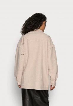 Cream JANITTA FAKE SHIRLING JACKET Veste Mi Saison Eggnog -Cream Soldes Boutique f4dc1cc23acc40e9a932b8fc05121669