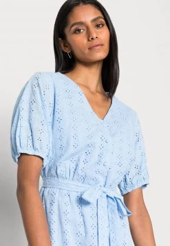 Cream Femme CRANGLI DRESS ZALLY FIT Robe De Jour Vista Blue -Cream Soldes Boutique f99d84c012e3452ab7a8af645723453c