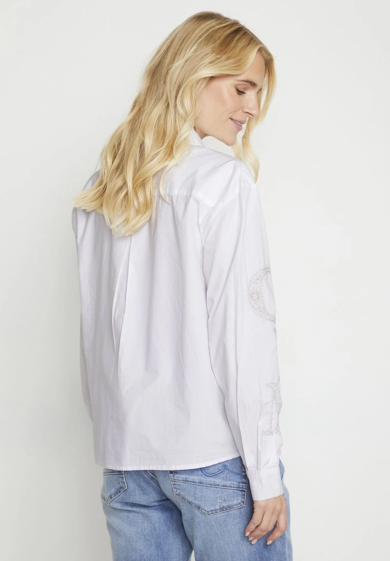 Cream Femme ARAN Chemisier Snow White 3 Cream Femme ARAN Chemisier Snow White – Image 3