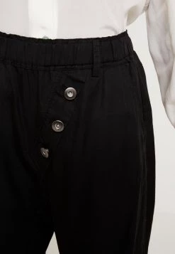 Cream Femme SILLIAN PANTS Pantalon Classique Pitch Black 9 Cream Femme SILLIAN PANTS Pantalon Classique Pitch Black -Cream Soldes Boutique ff432bbe76b548eda1f3a34454b5c830